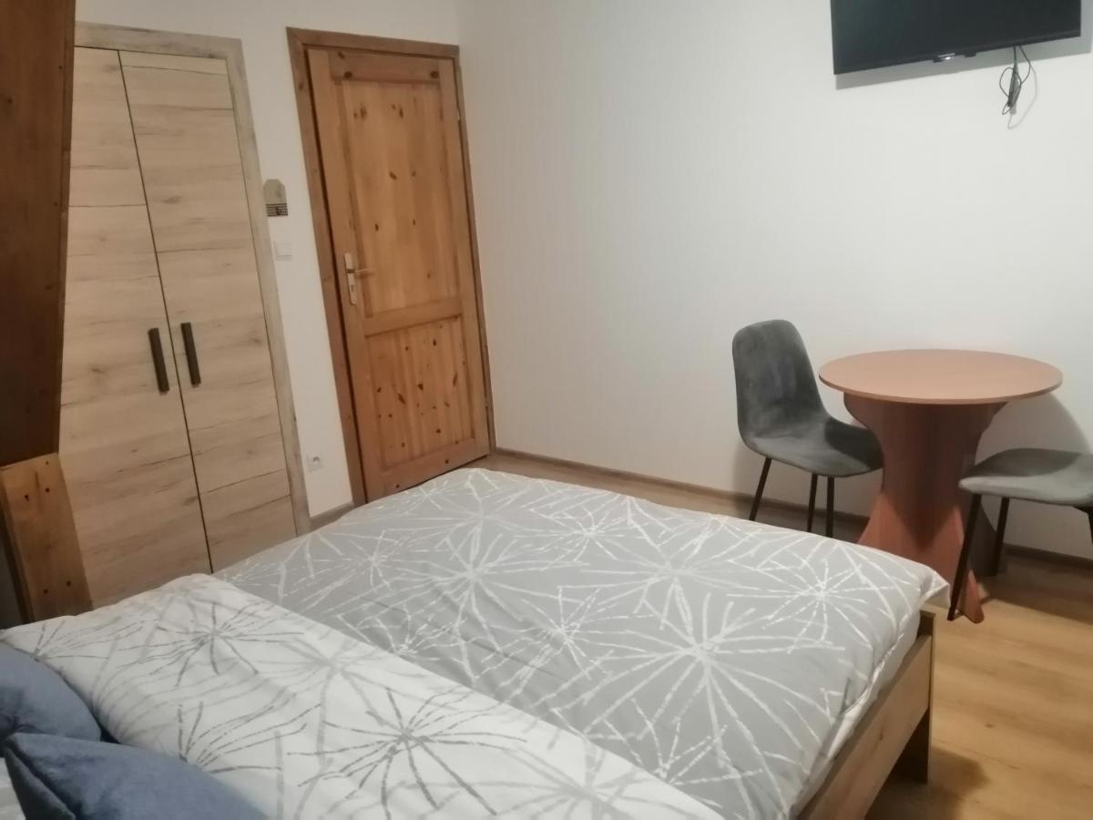 Pokoje Goscinne Przy Lesie Pobiedna Εξωτερικό φωτογραφία
